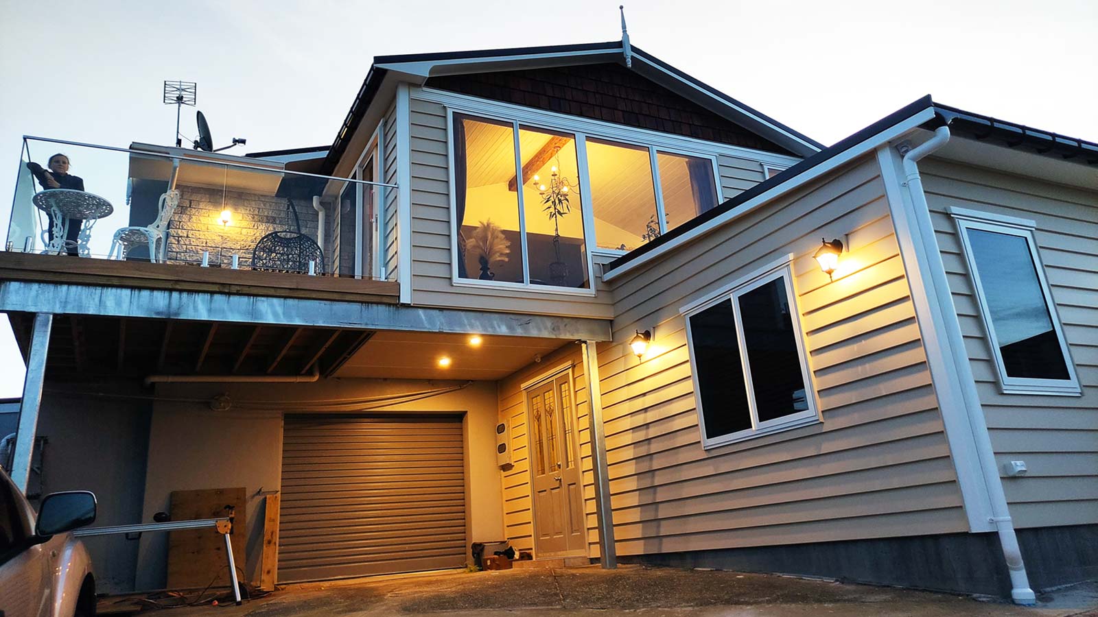 Whangaparaoa 一层加建卧室及维拉风格改造