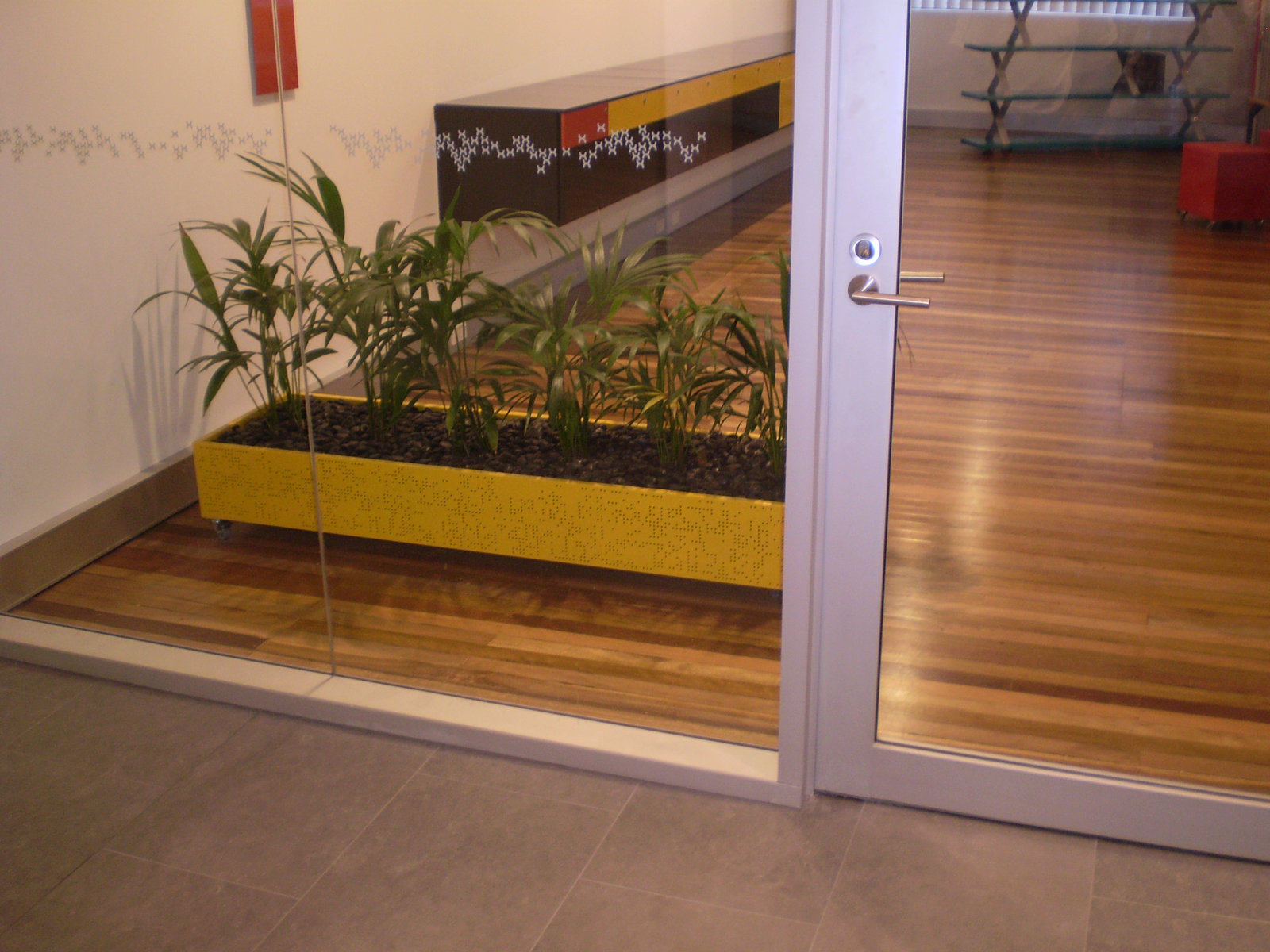 Seamless Renovation: Upgrading the Entrance Without Disrupting Normal Business Operations