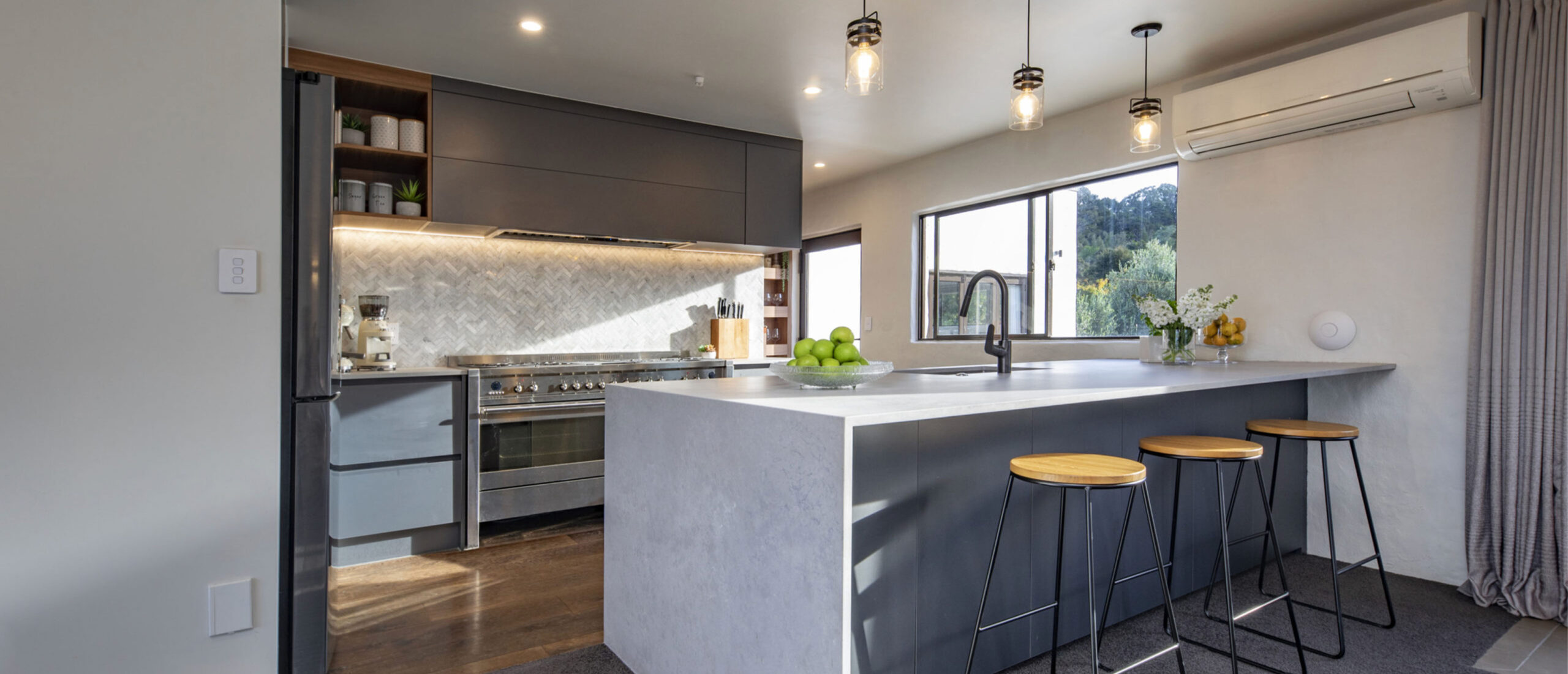 Laingholm Custom Kitchen