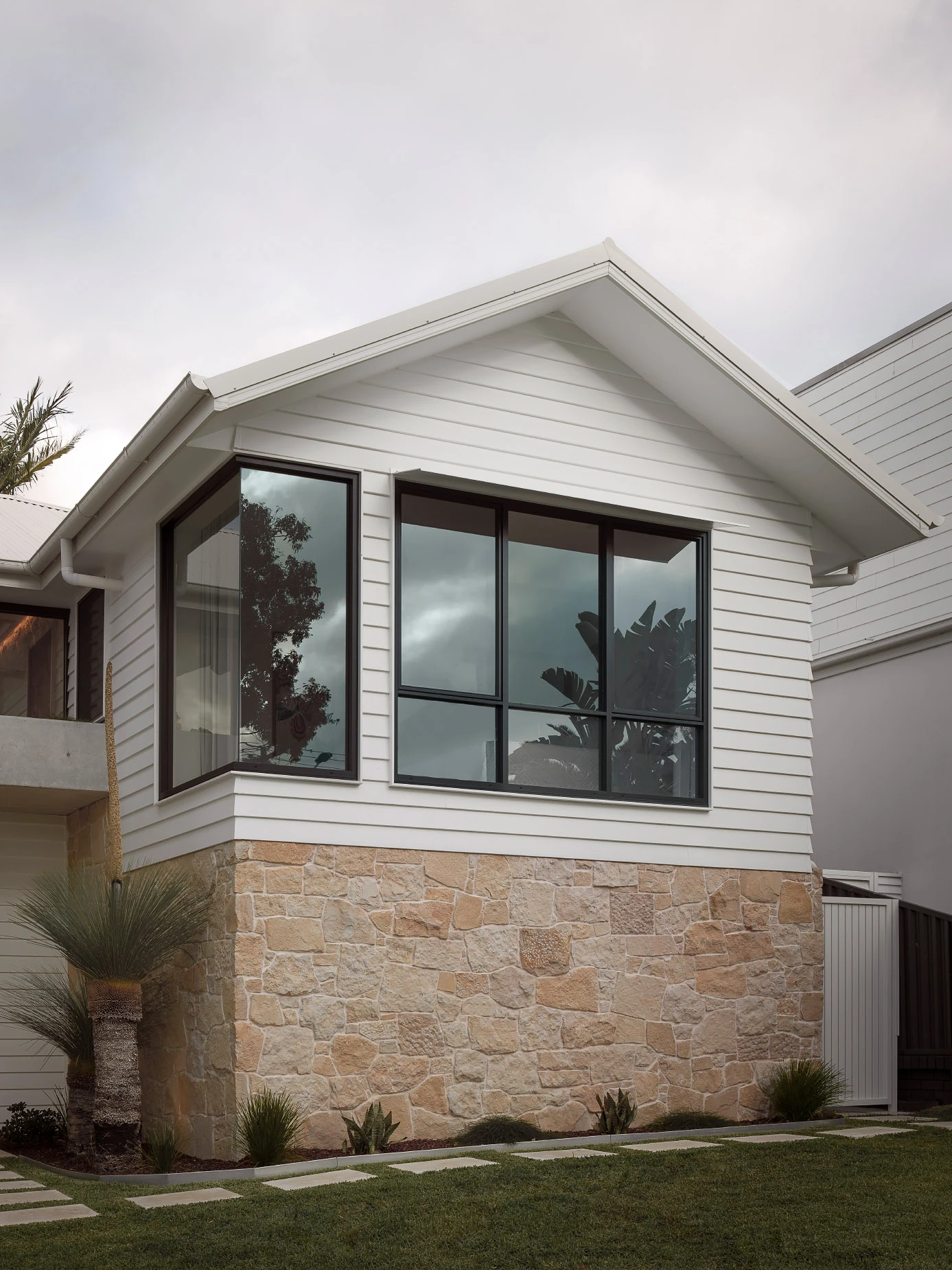 Redgum Gables تجديد منزل حديث بطراز ساحلي