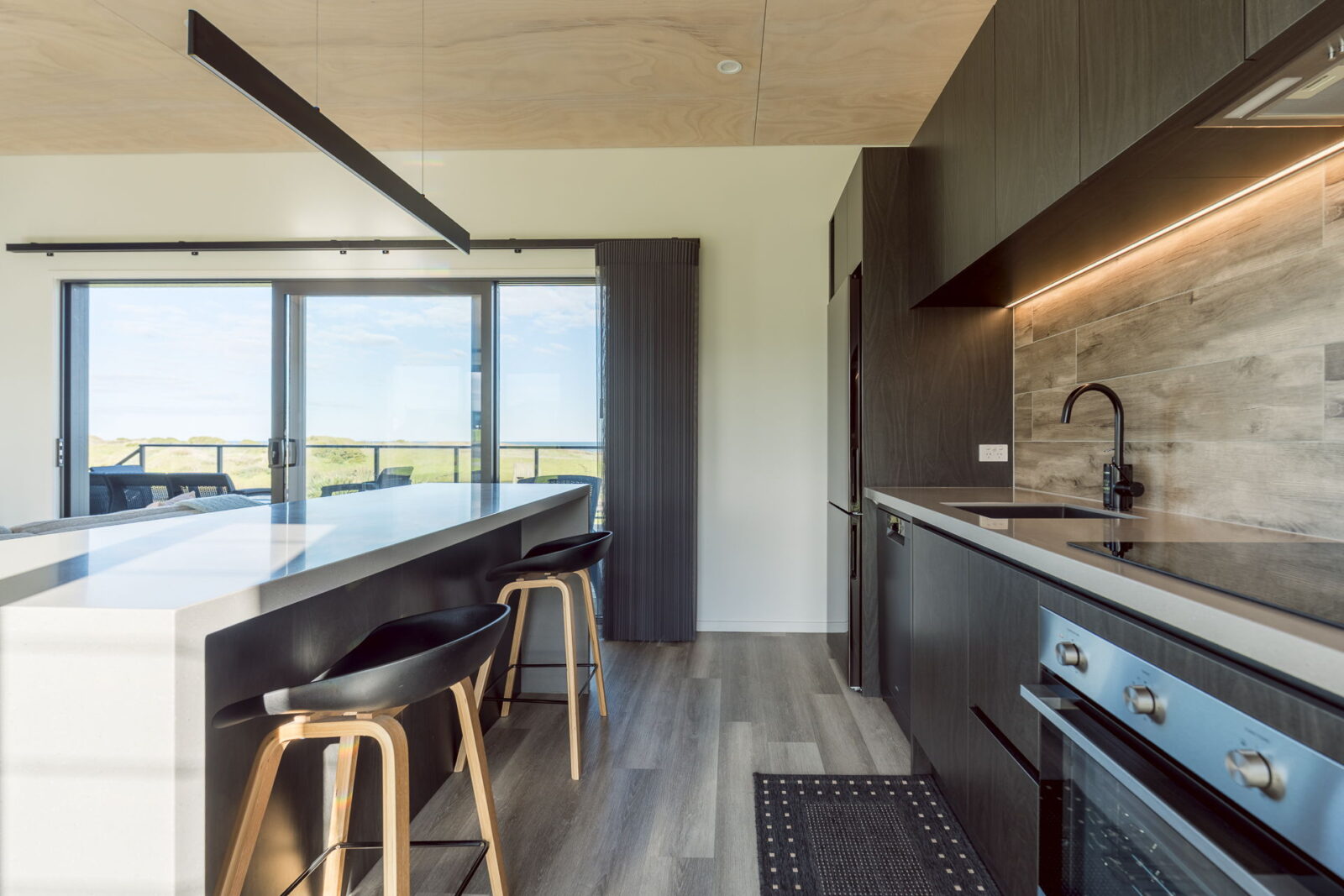 Blacksand Residence in Waverley