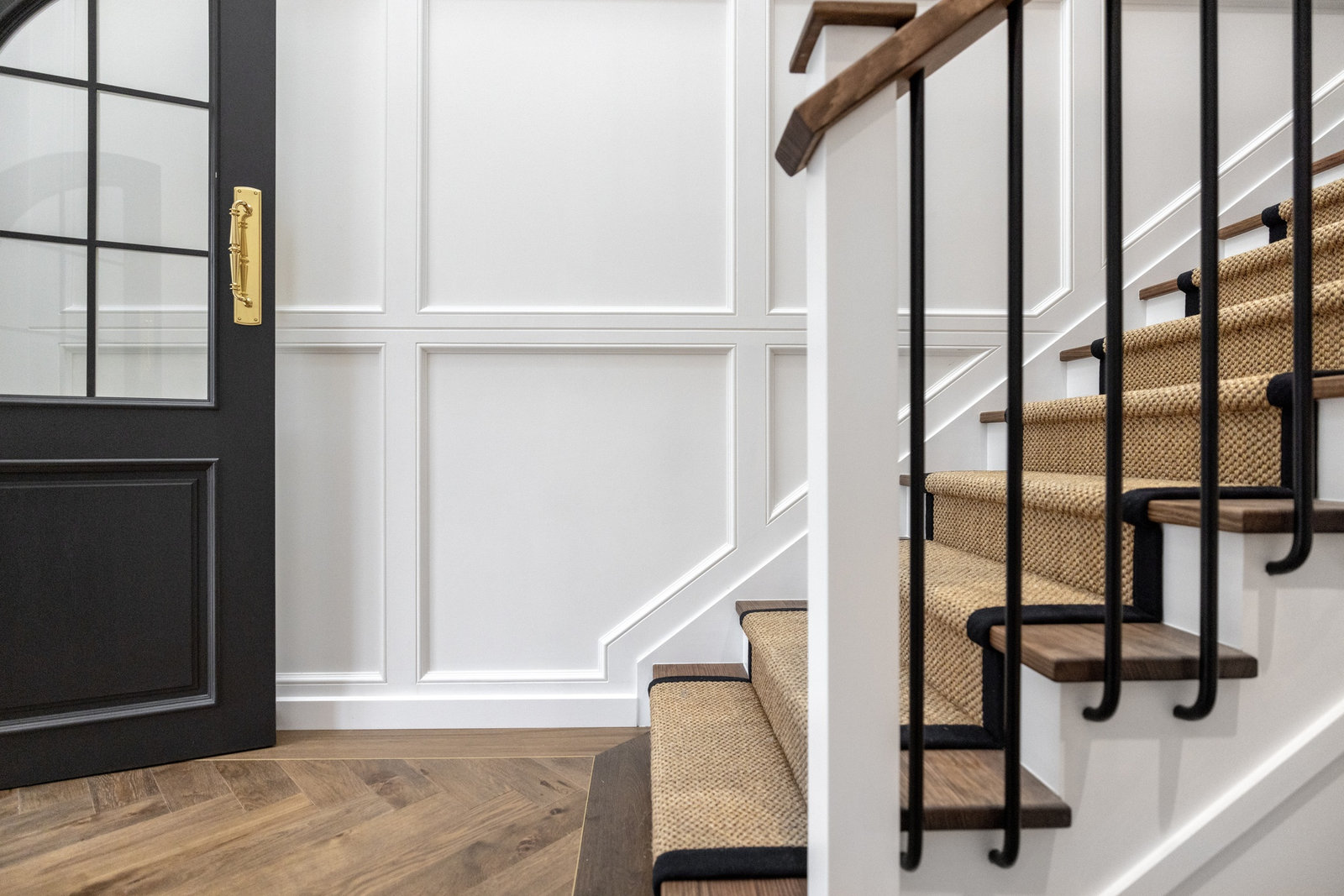 Richmond House: New Modern Colonial-Style Home in Bardon