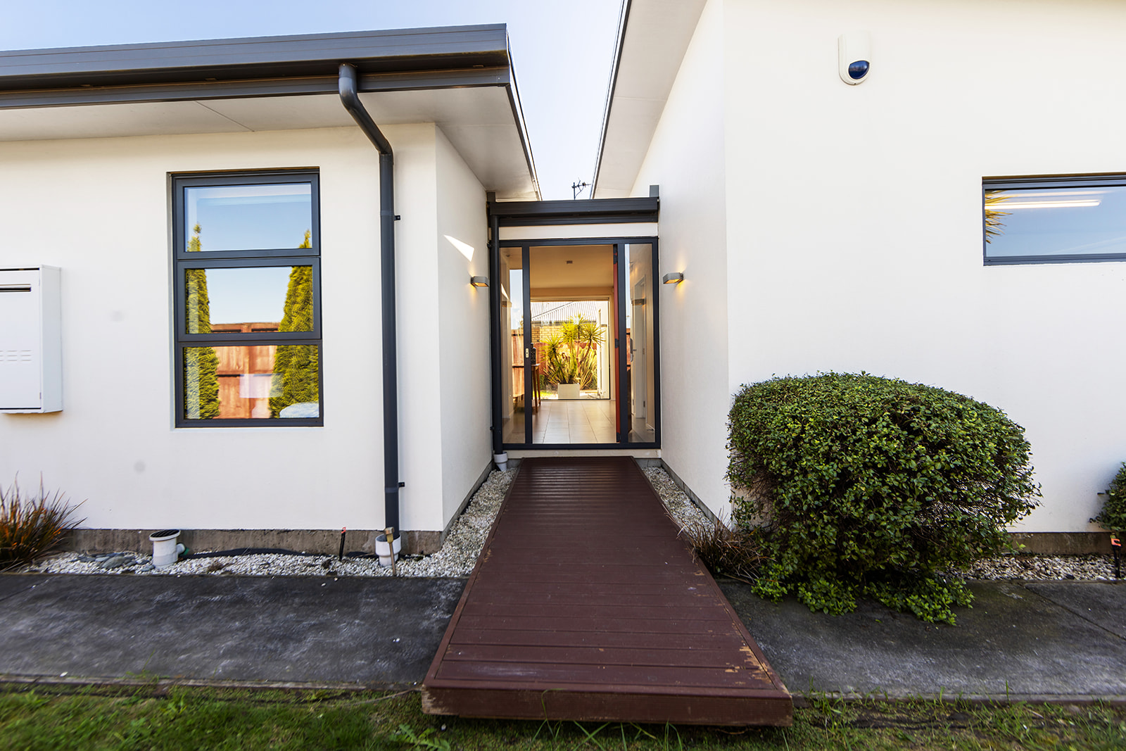 Yaldhurst Three Bedroom Three Bathroom Custom Home