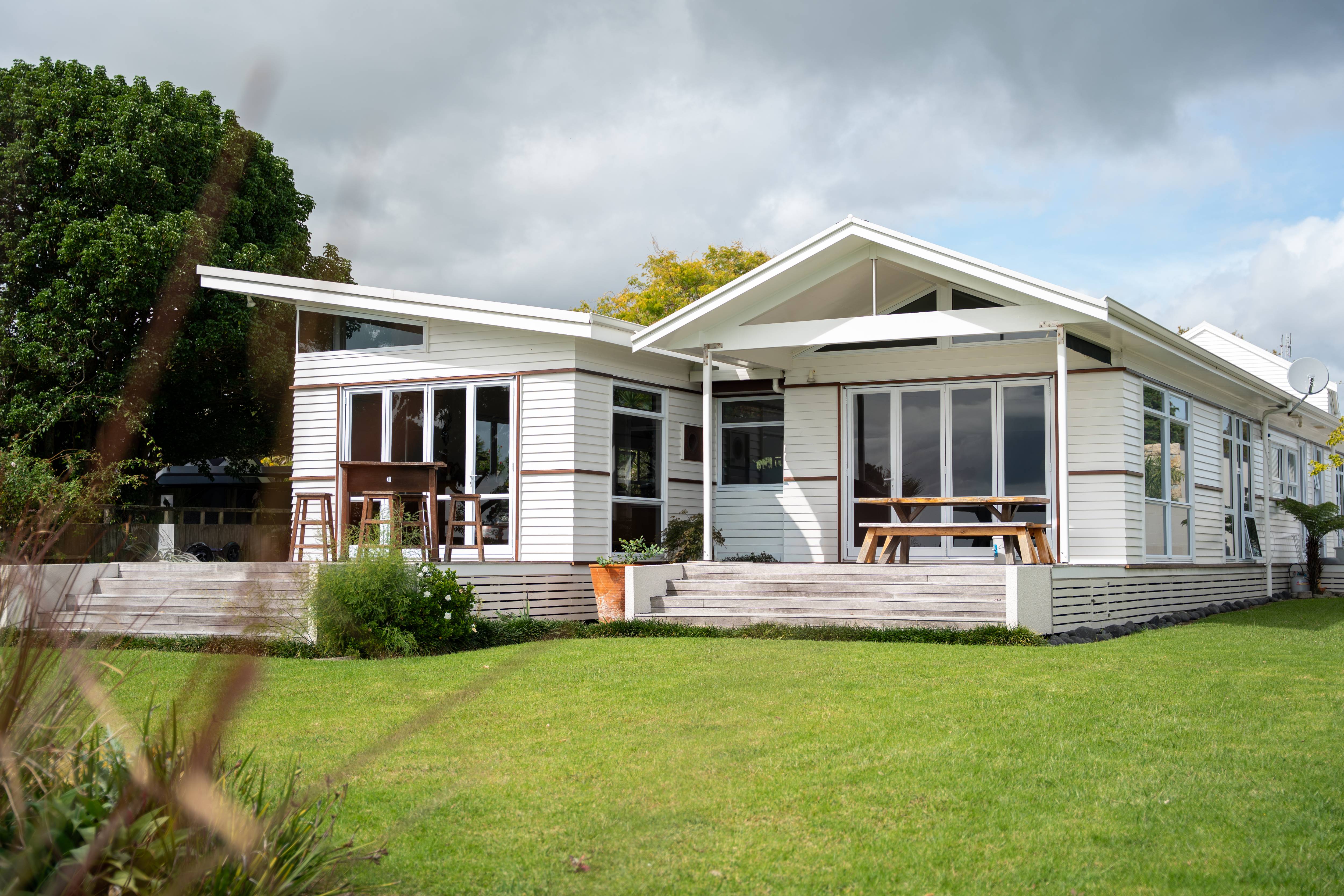 Beachlands Clifftop New Residence