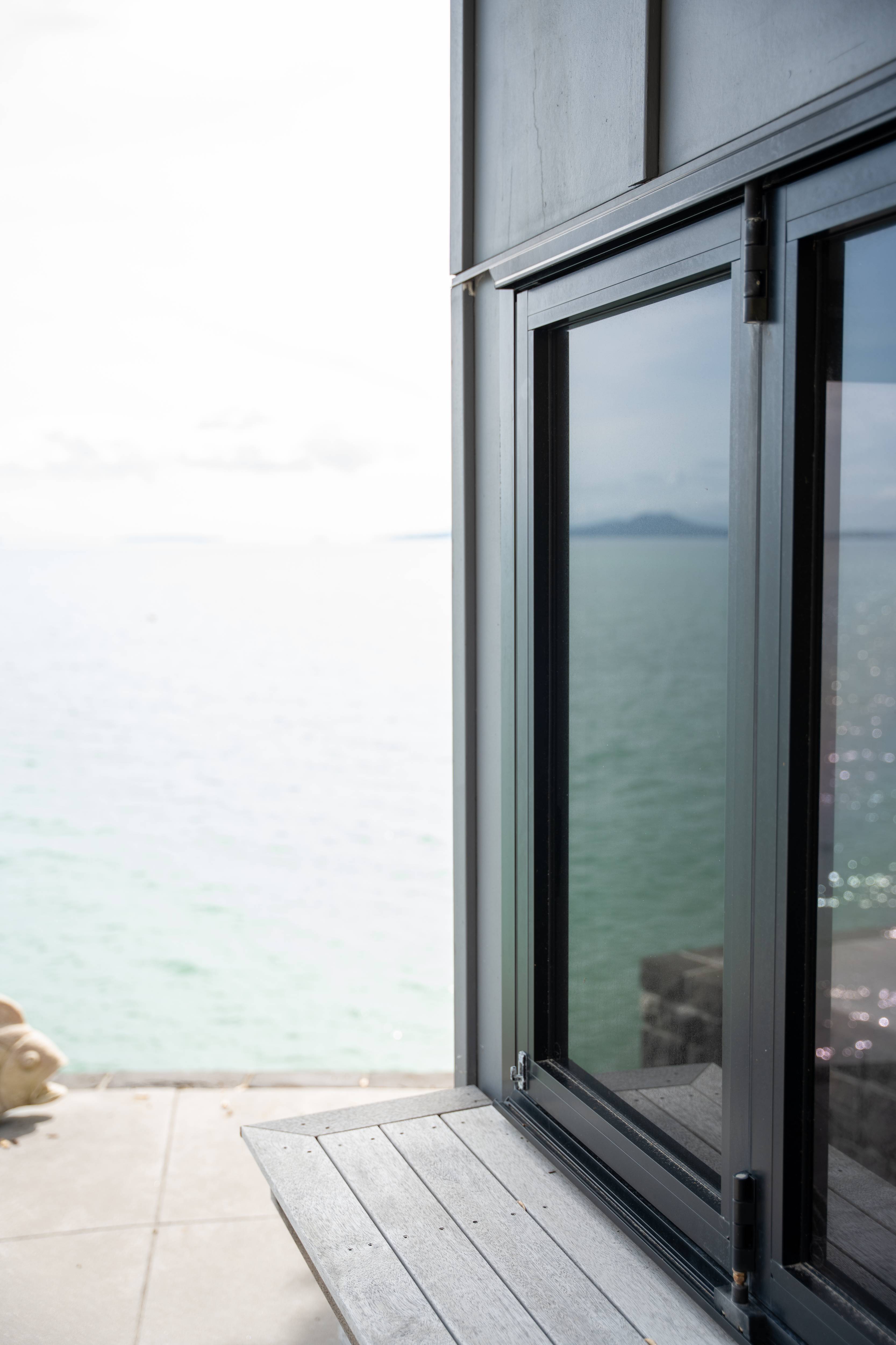 Beachlands Clifftop New Residence