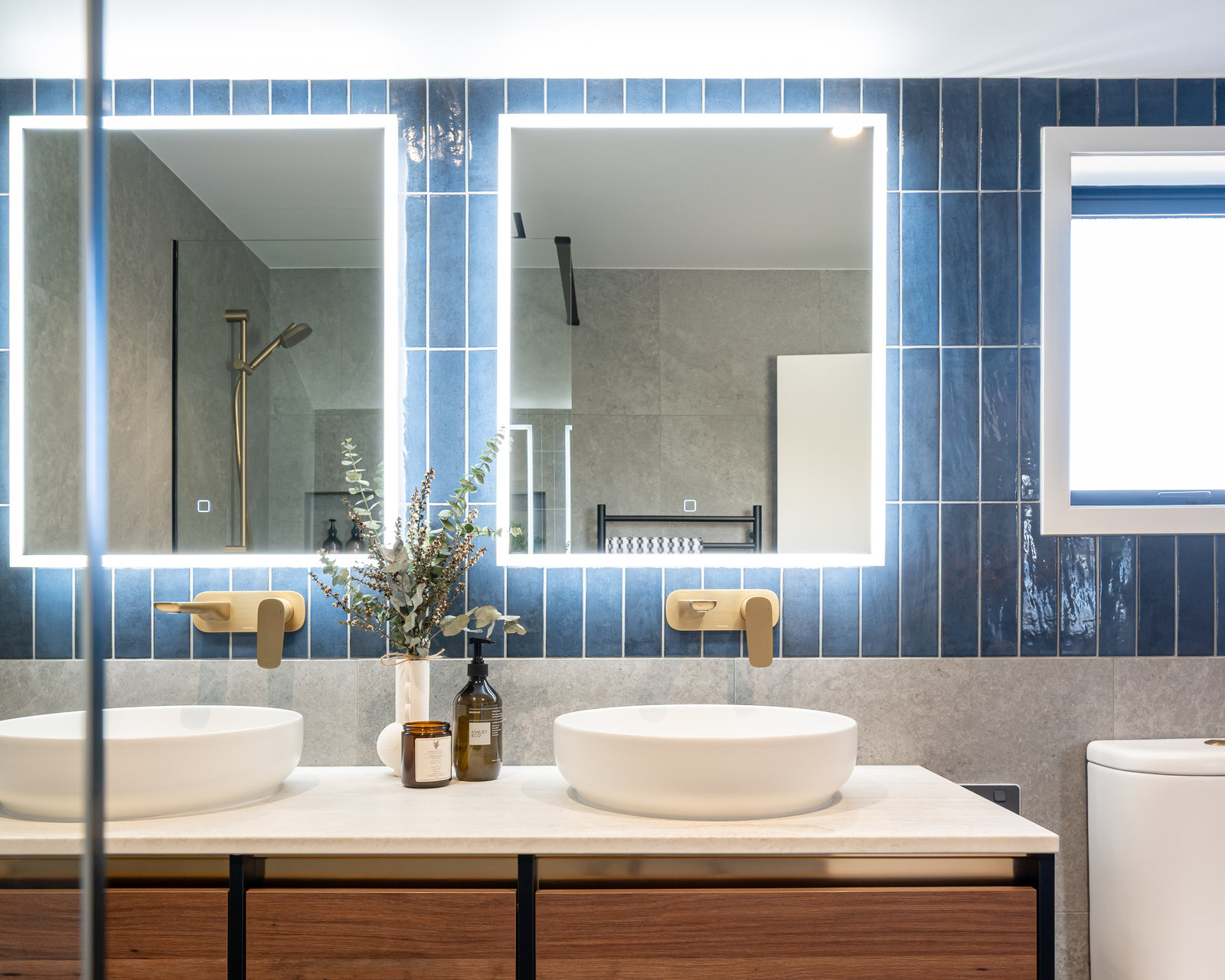 Wanaka Dark-Tone Main Ensuite Renovation