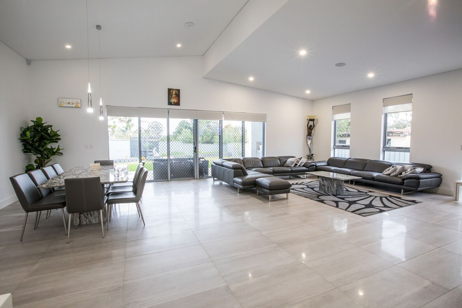 Xây dựng nhà mới hiện đại tại Seven Hills, Sydney