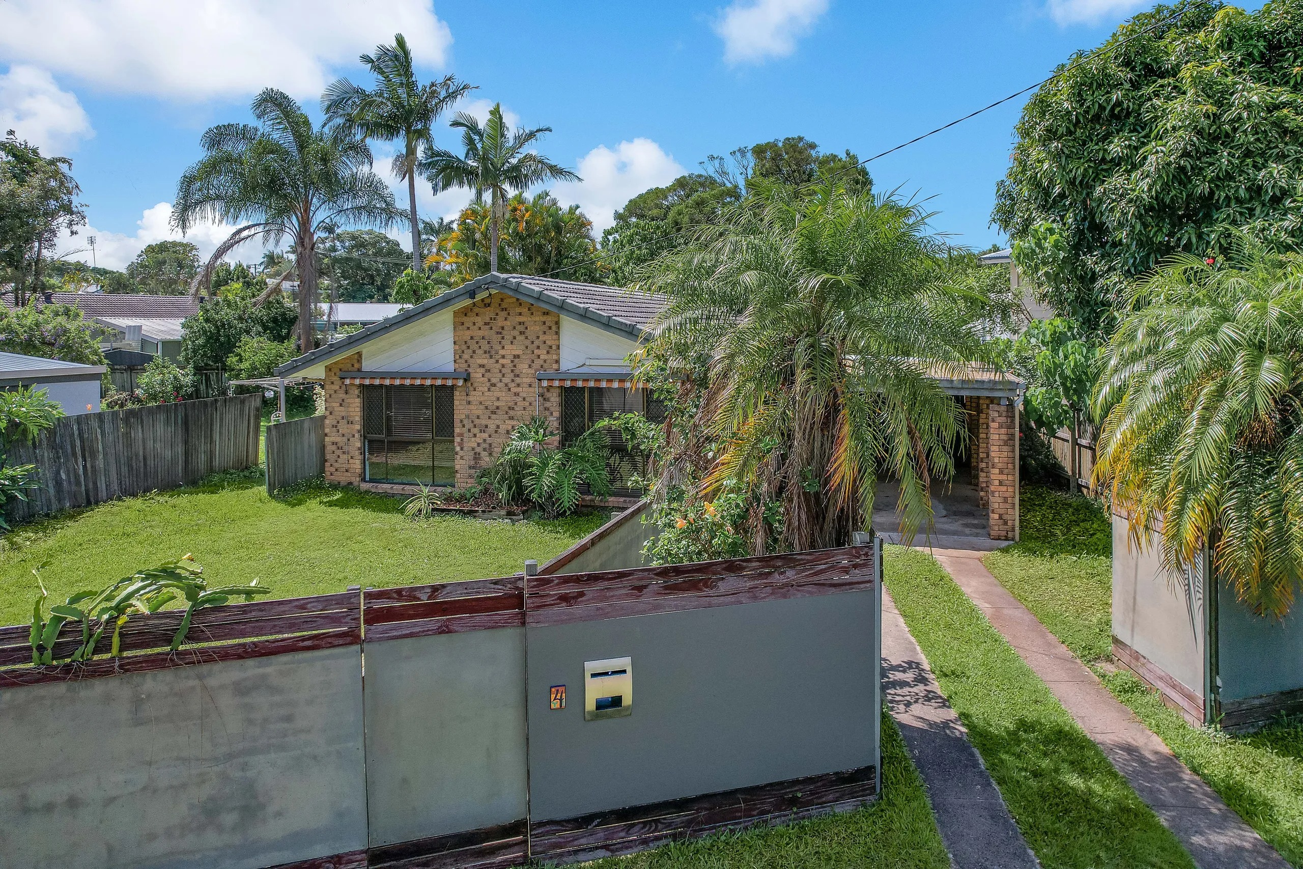 Maroochydore old brick house demolished and rebuilt as modern coastal residence
