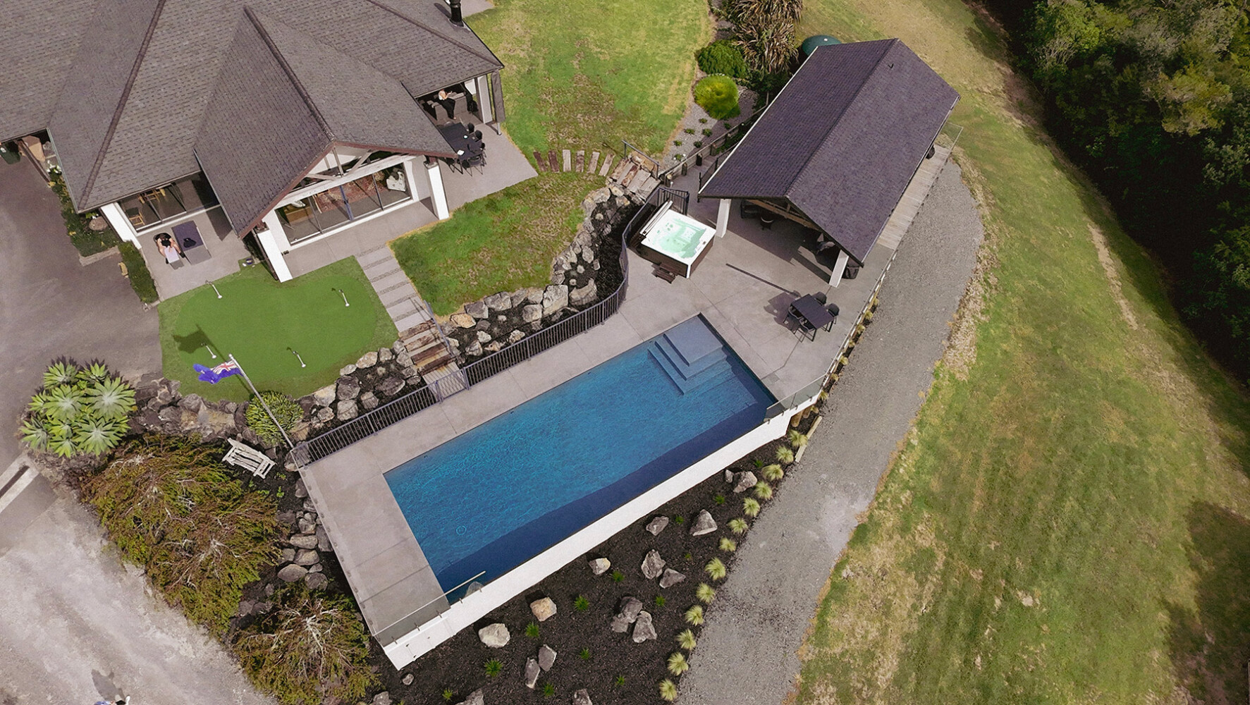 Clevedon Pool House and Pool Construction