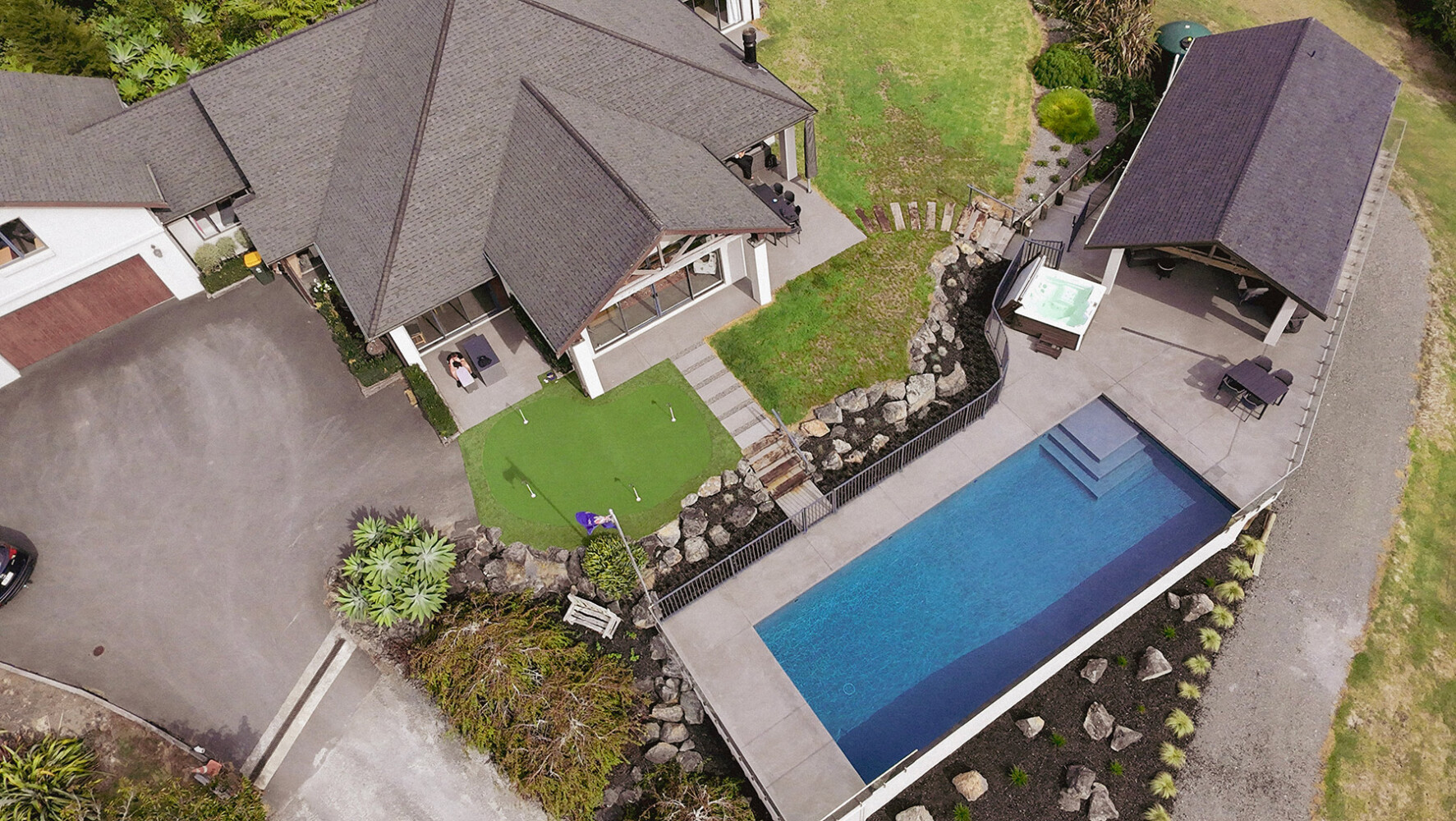 Clevedon Pool House and Pool Construction