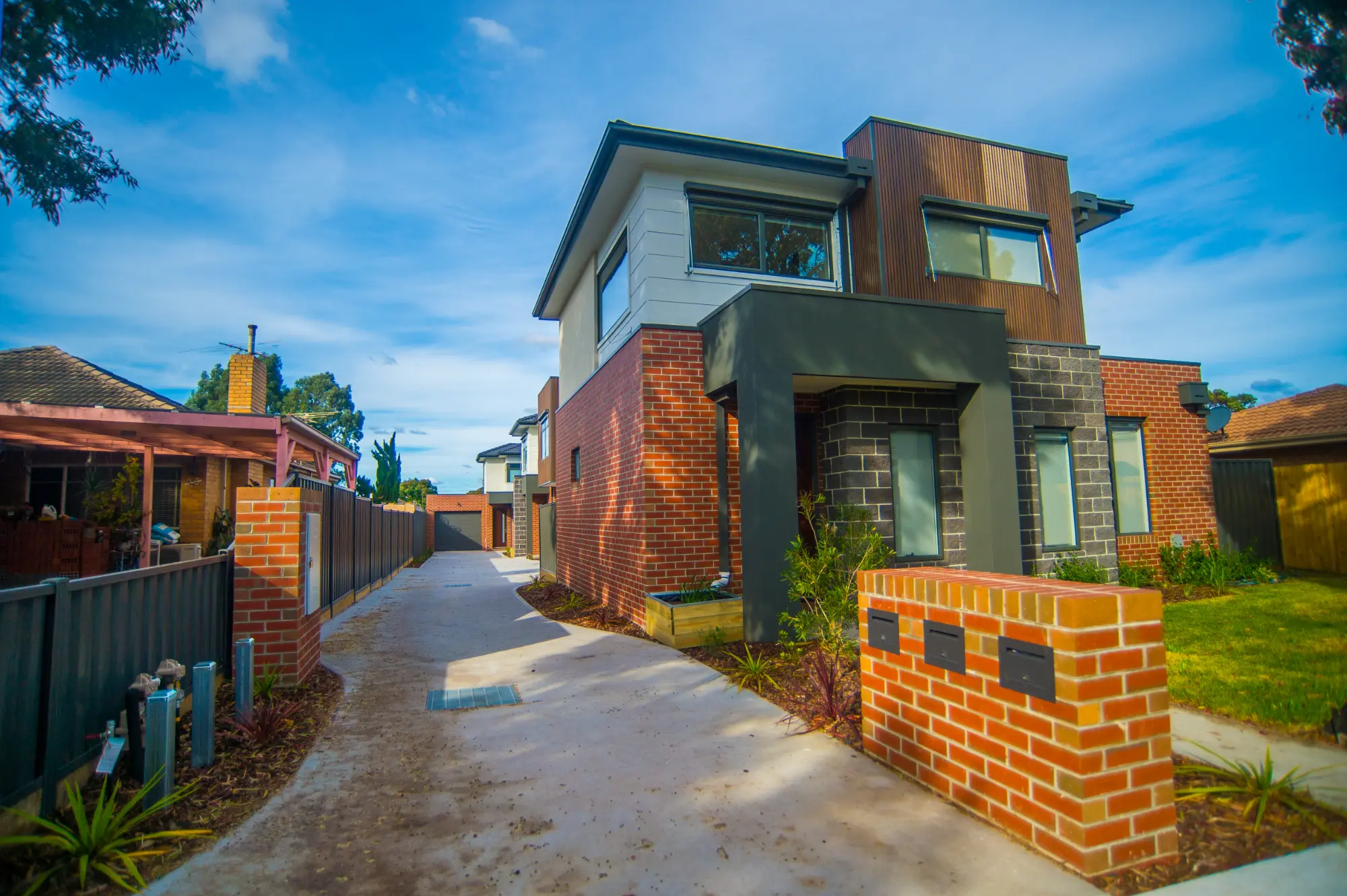Maude Ave 3 Townhouse 2 Tầng