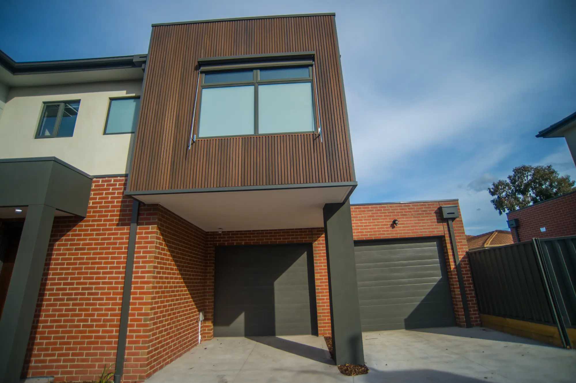 Maude Ave 3 Townhouse 2 Tầng