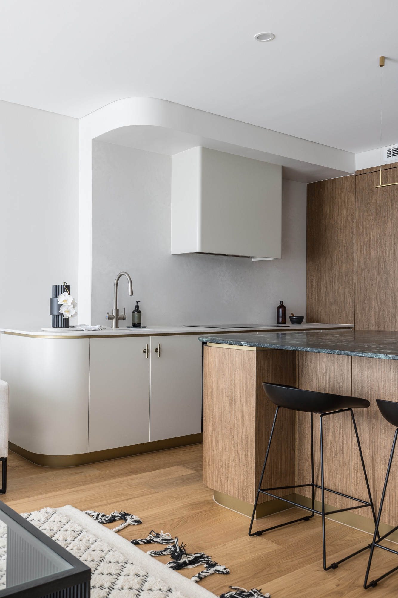 Cremorne 아파트 리노베이션, 맞춤 조지목공과 이탈리아 대리석
