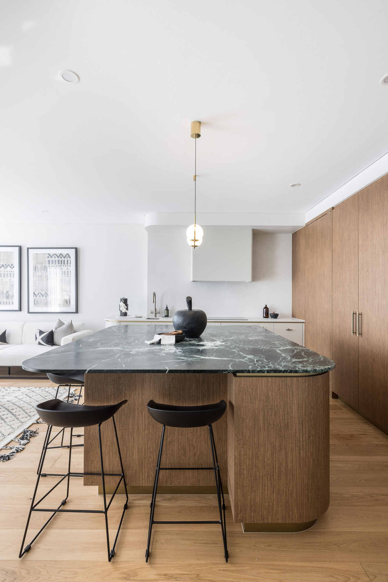 Cremorne 아파트 리노베이션, 맞춤 조지목공과 이탈리아 대리석