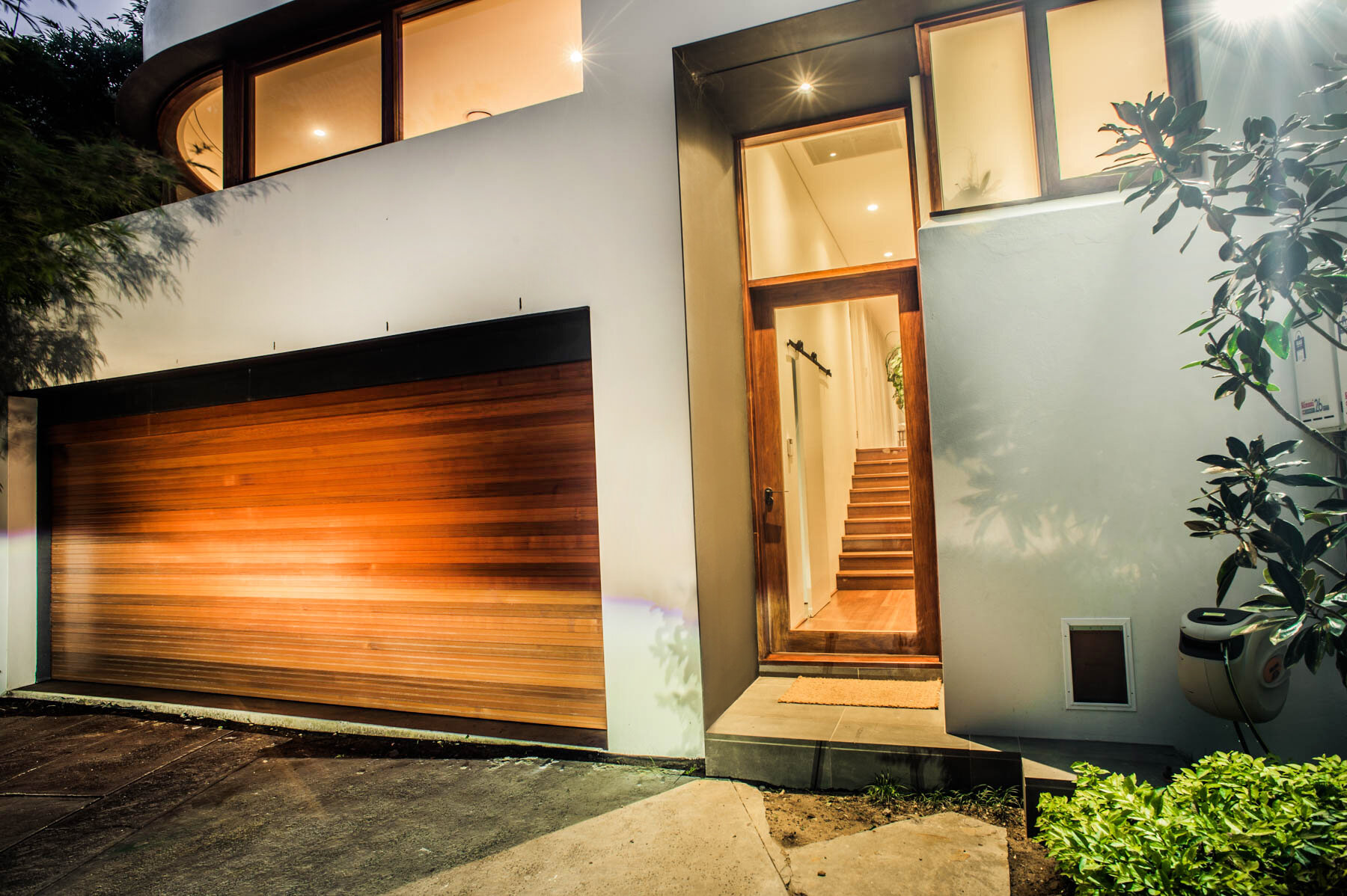 Blakehurst Old House Transformed into a Modern Glass House