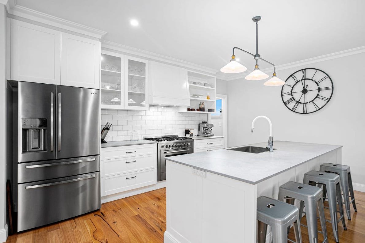 Oak Flats Parkes Street Hamptons-Style Duplex