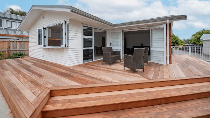 Hamilton Terrace Deck and Outdoor Living Space