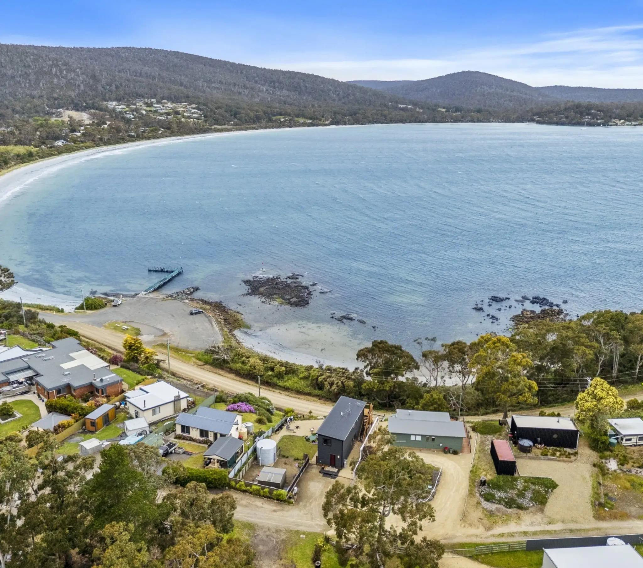White Beach Tall Holiday House