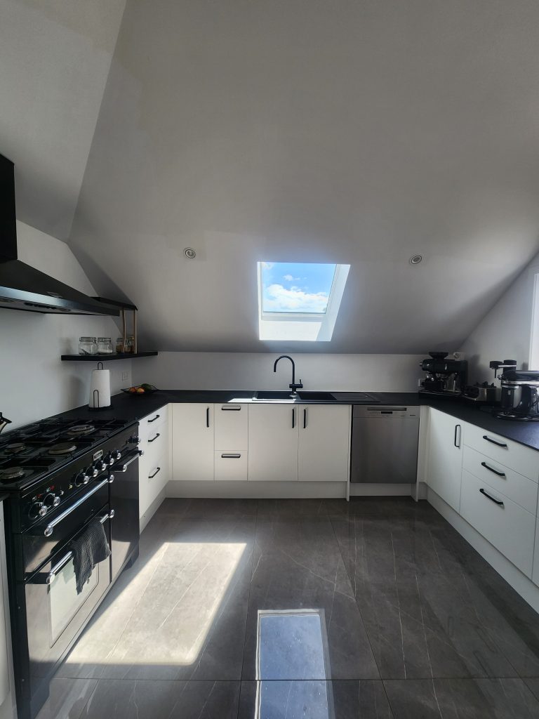 Greenlane Black and White Modern Kitchen Renovation