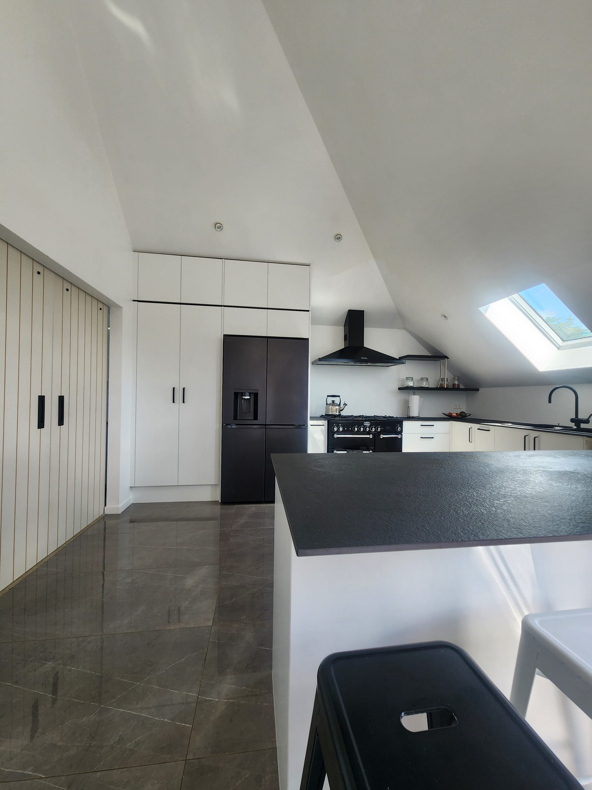 Greenlane Black and White Modern Kitchen Renovation