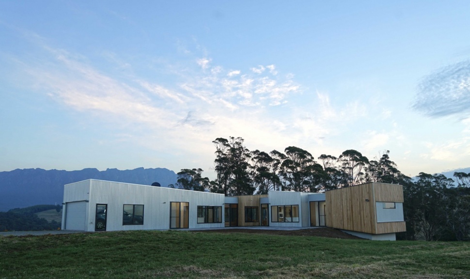 Harris House: Sheffield Mountain View Residence