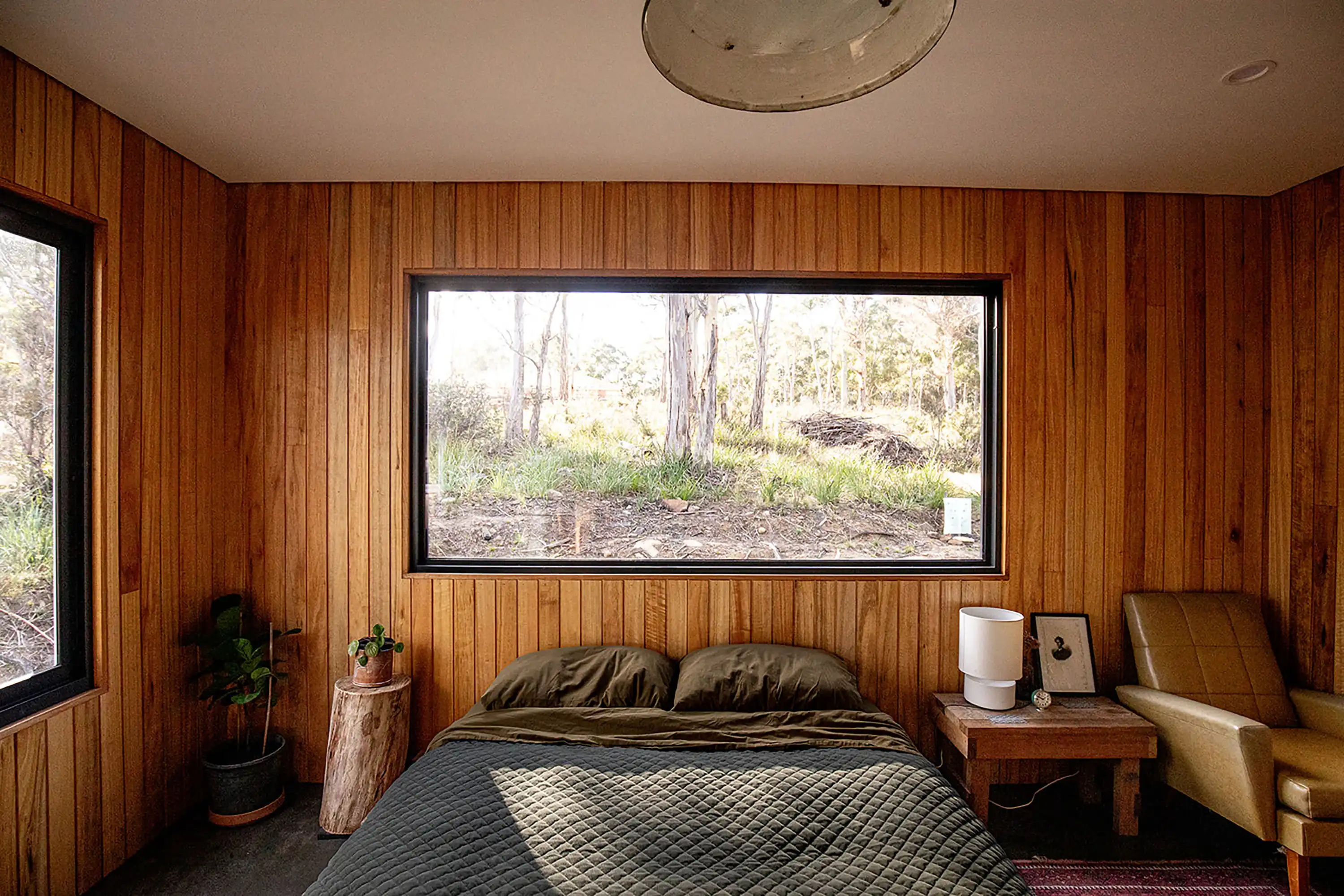 Leslie Vale Nhà Bền Vững Corrugated Cabin