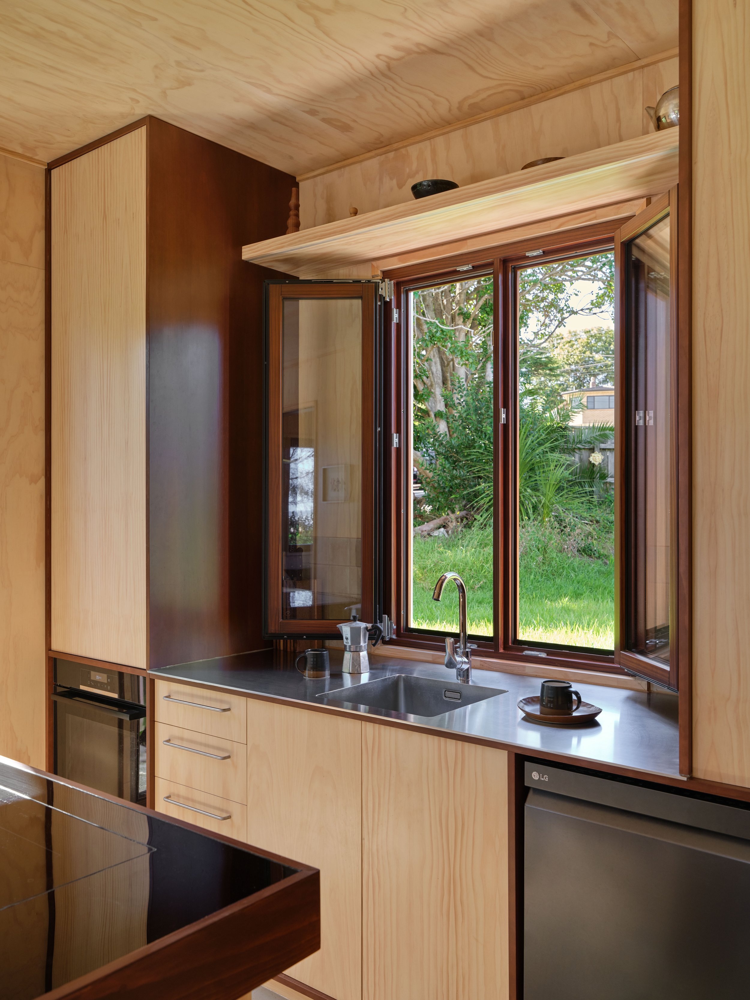 Titirangi Dean Avenue Compact New Home