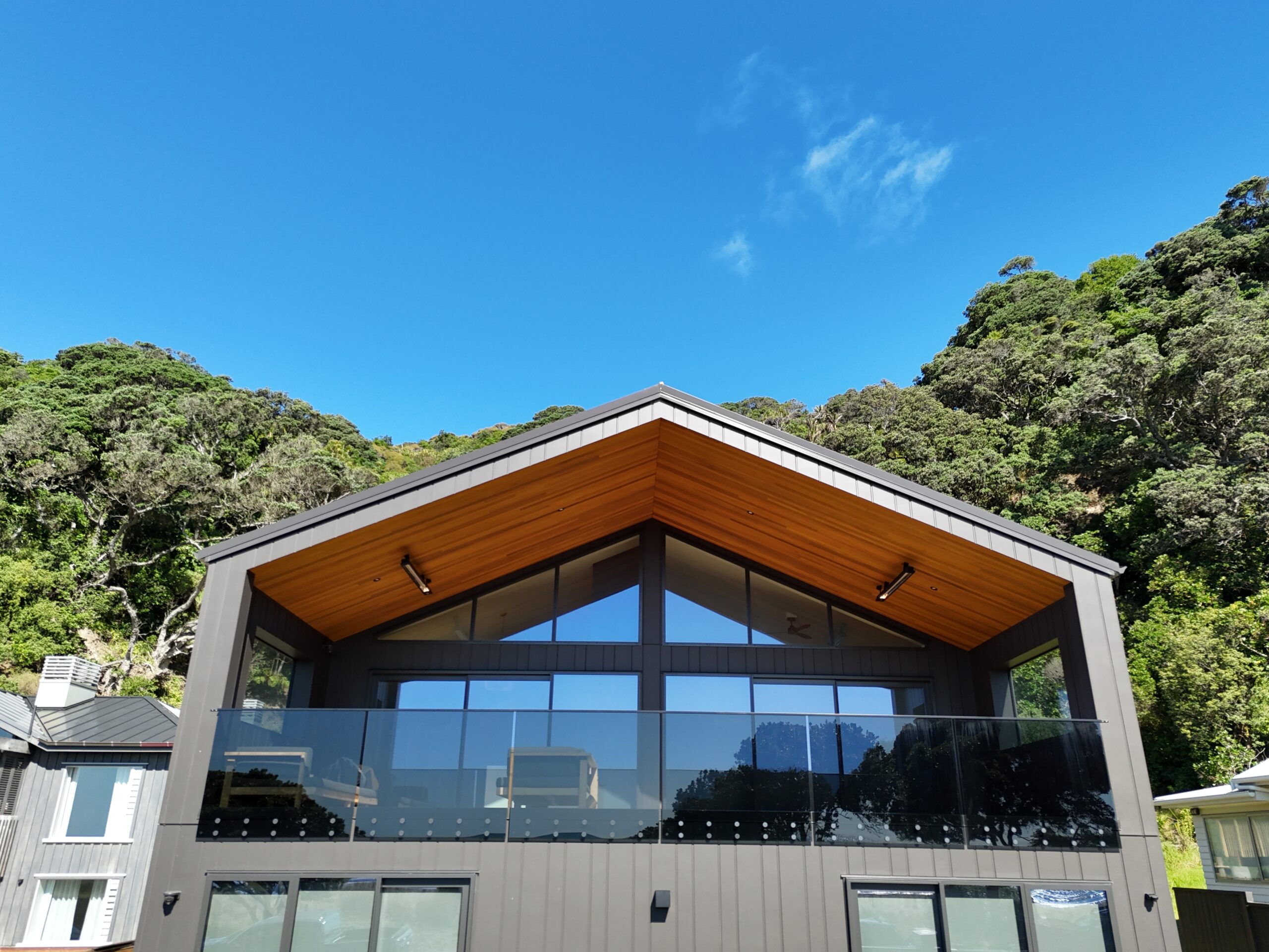 Piha Beach Outlook New Residence