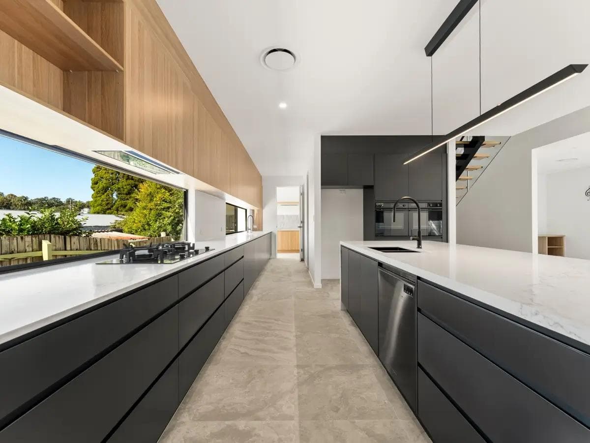 Moorbell House: Camp Hill Custom Residence