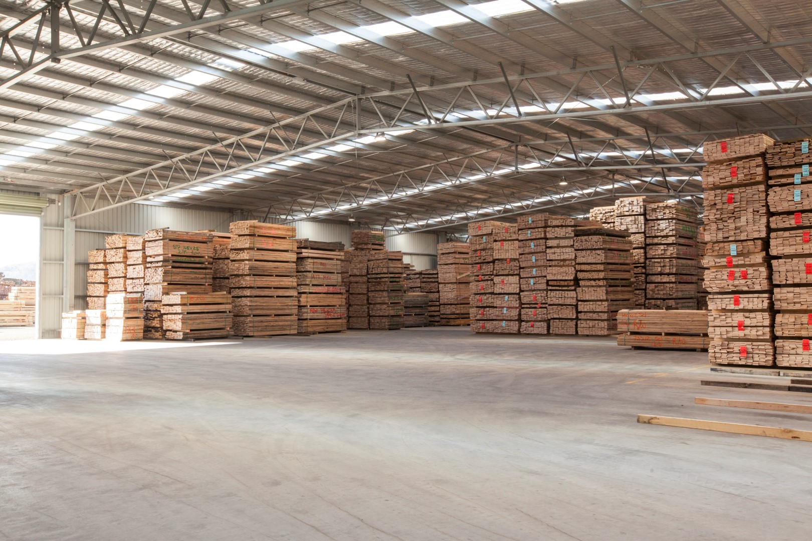 مشروع مستودع ومنشرة Porta Timber