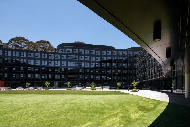 ANU Wamburun Hall 學生宿舍幕牆工程