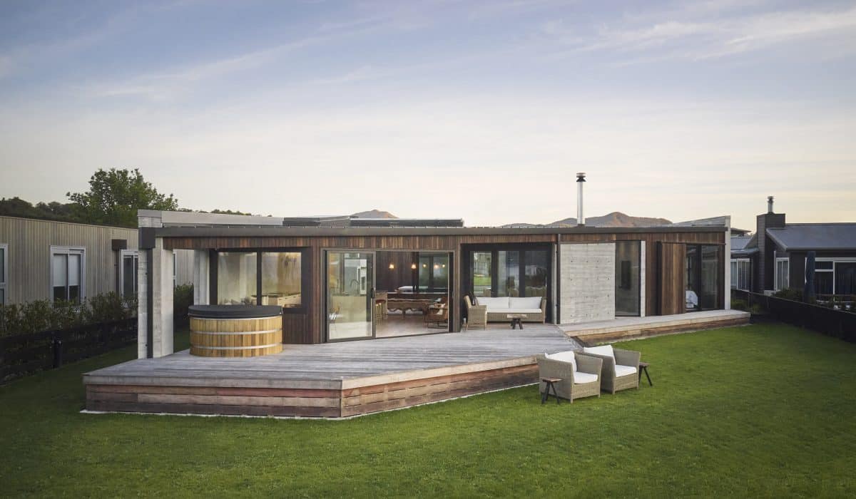 Wedge House on Lisland Drive: Unique Design Project