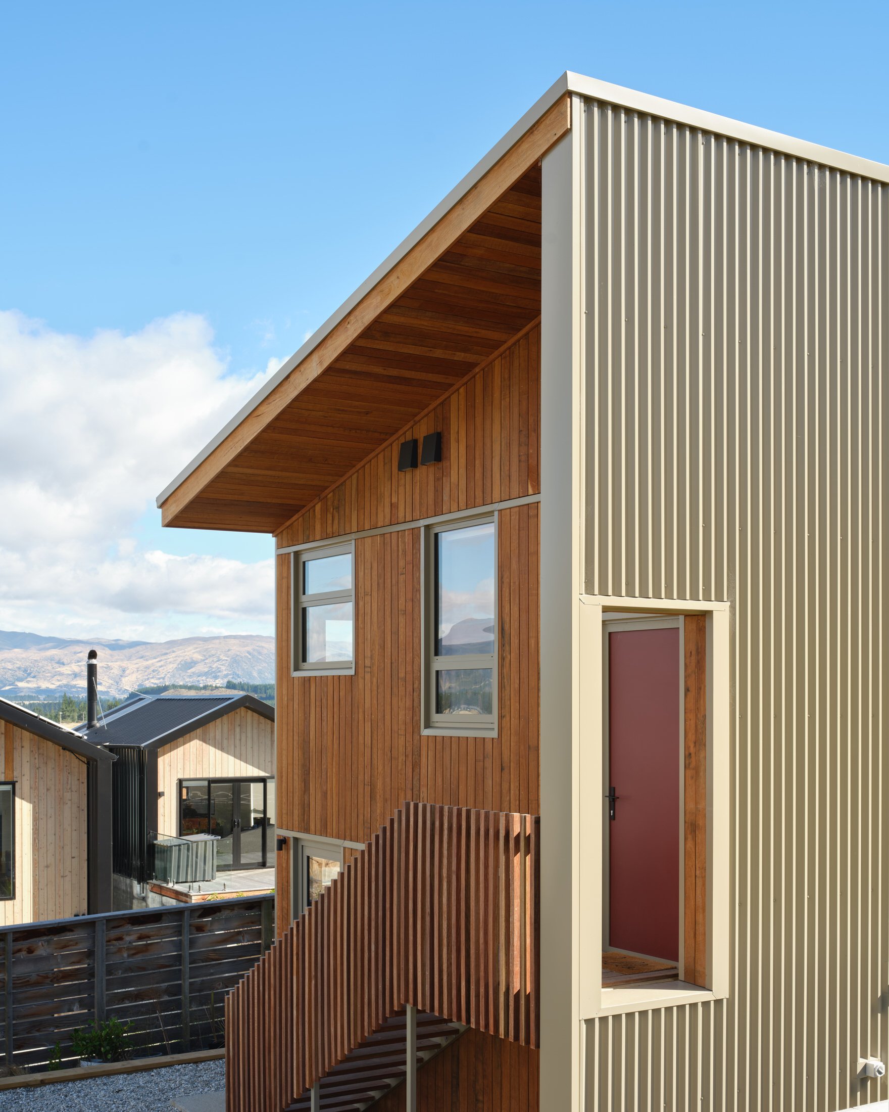 Tiu House: SIP Panel Cottage at Lake Hāwea