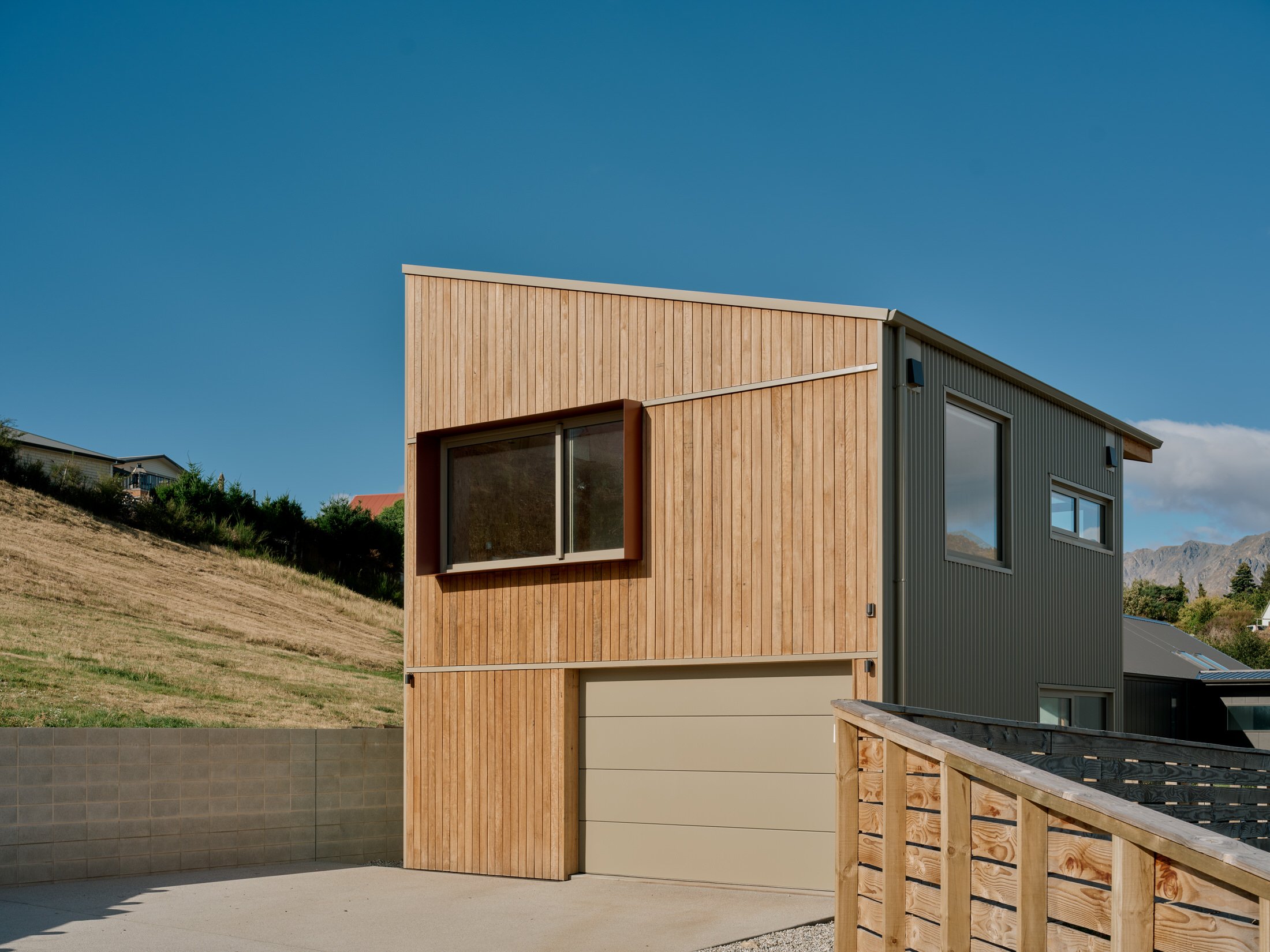Tiu House: SIP Panel Cottage at Lake Hāwea