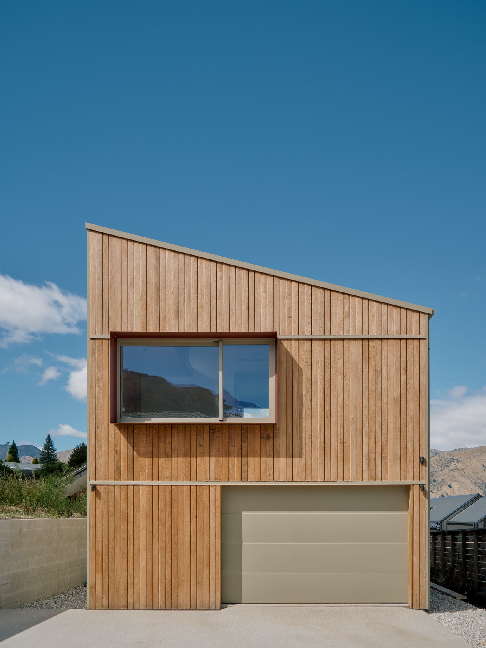 Tiu House: SIP Panel Cottage at Lake Hāwea