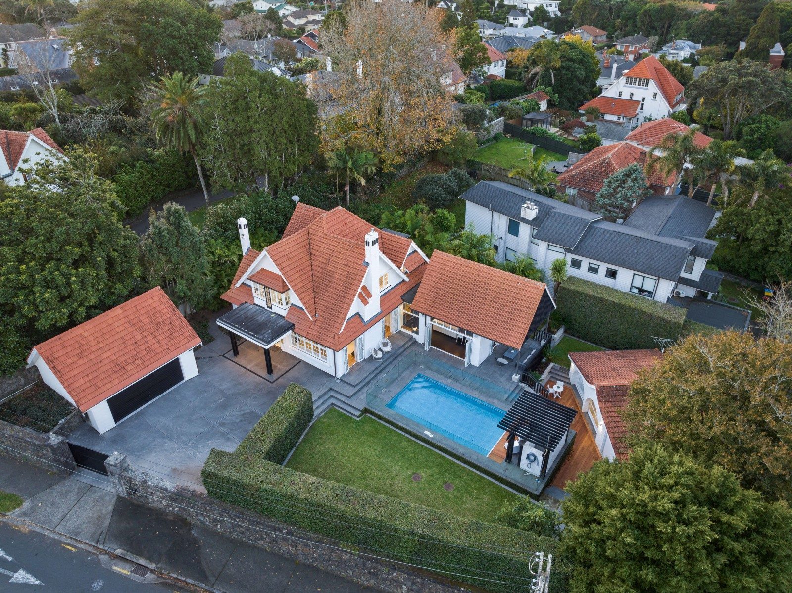 Epsom Owens Road 全屋翻新