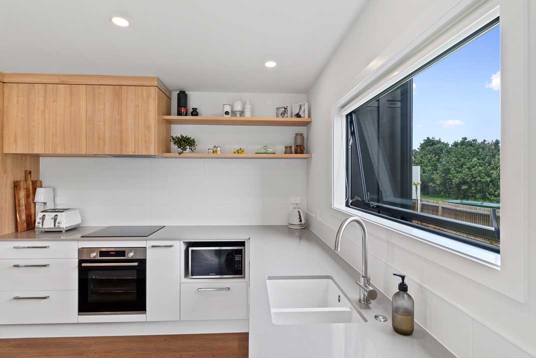 Seabreeze Abode: Waihi Beach Modern Residence