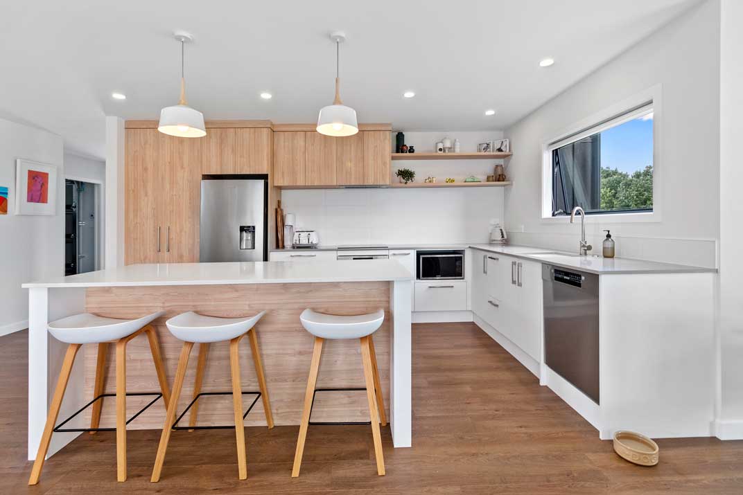 Seabreeze Abode: Waihi Beach Modern Residence