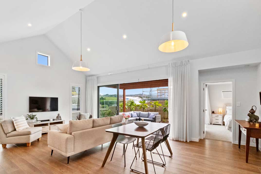 Seabreeze Abode: Waihi Beach Modern Residence