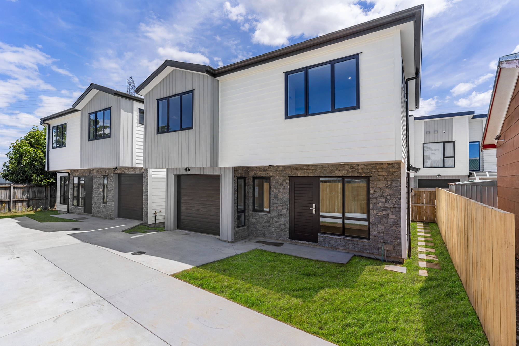 Two-family residence on Aurea Avenue, Pakuranga