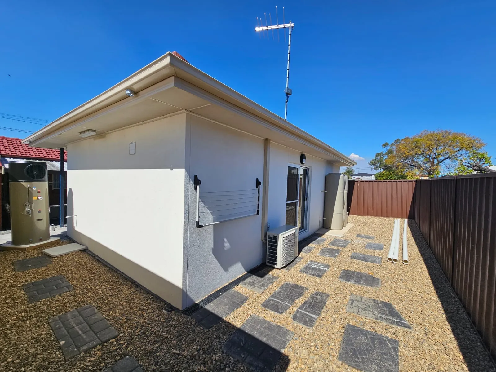 مشروع مكتمل لكوخ (Granny Flat) بغرفتي نوم في Fairfield