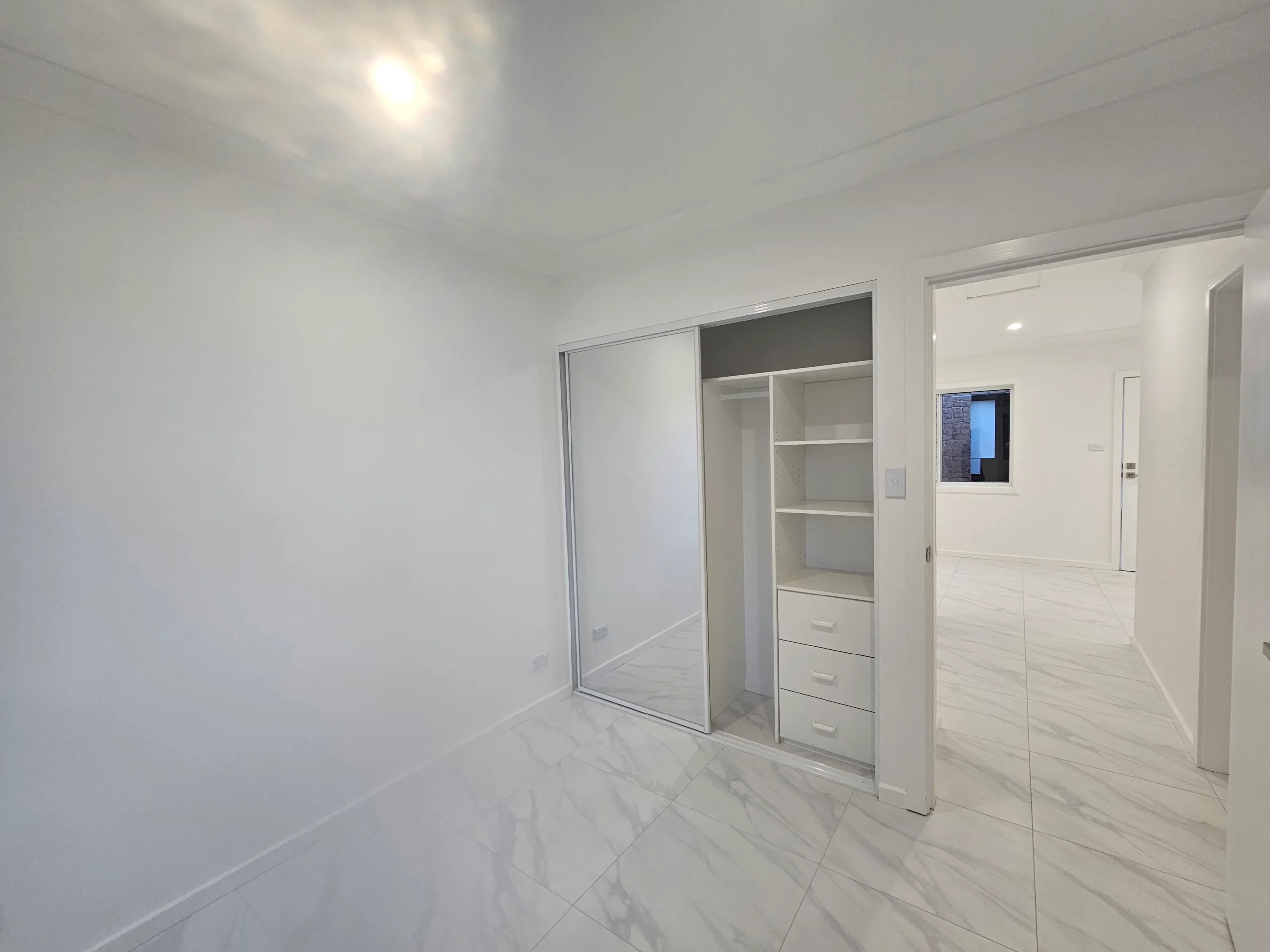 منزل جدة من الطوب بغرفتي نوم في West Hoxton