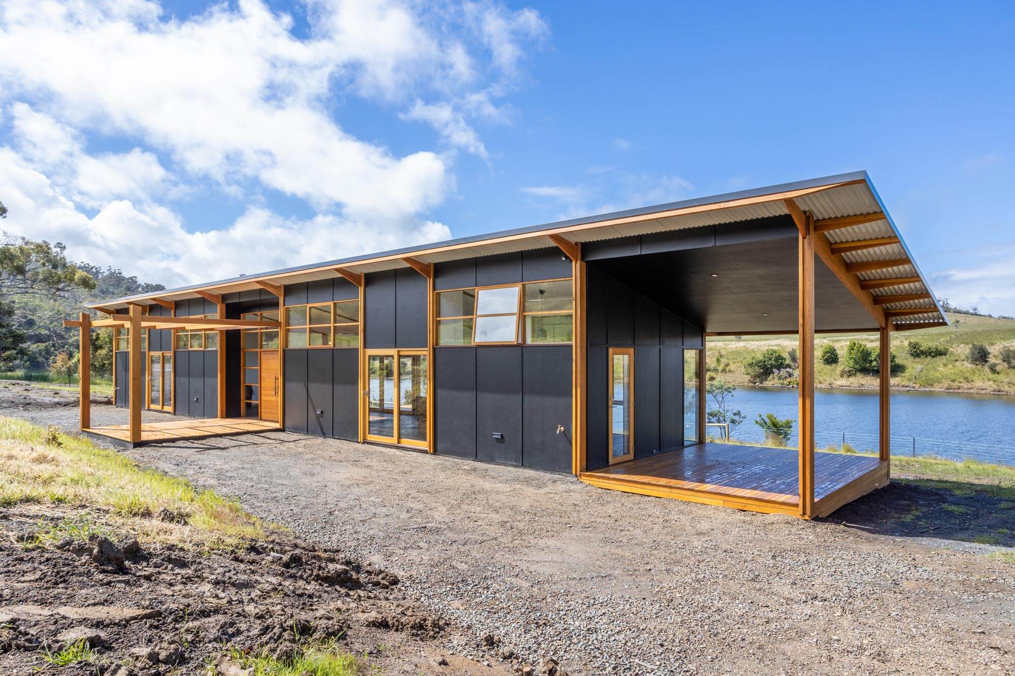 Carlton River House