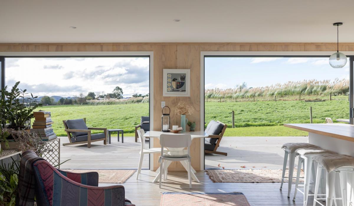 L-shaped luxury residence in Waipukurau