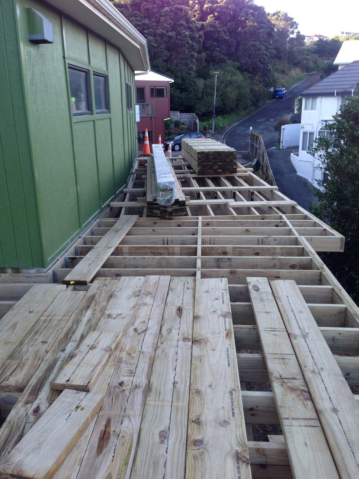 Hataitai villa wraparound terrace addition