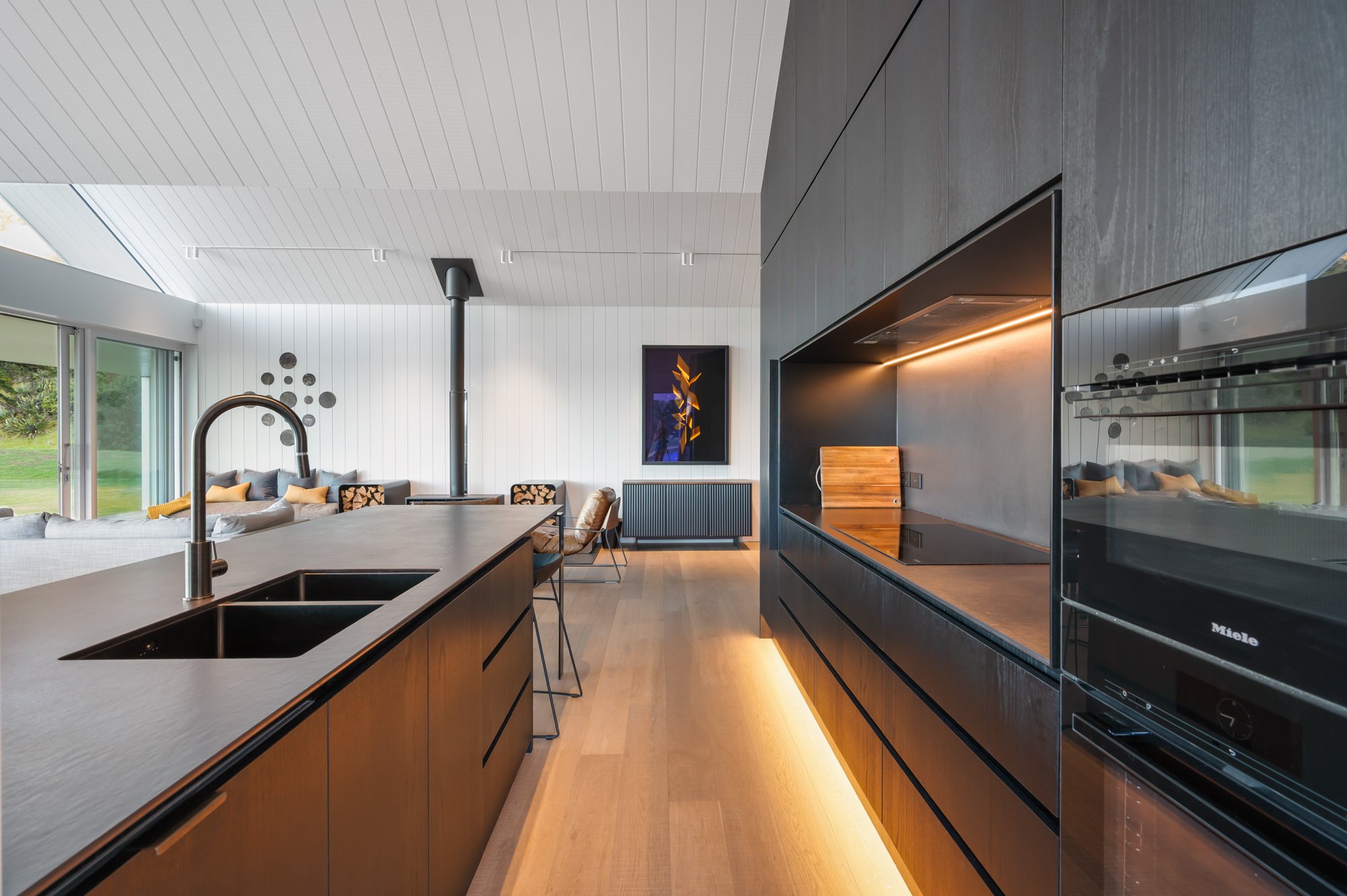 Whananaki Old House Rebuilt as Modern Residential Architecture