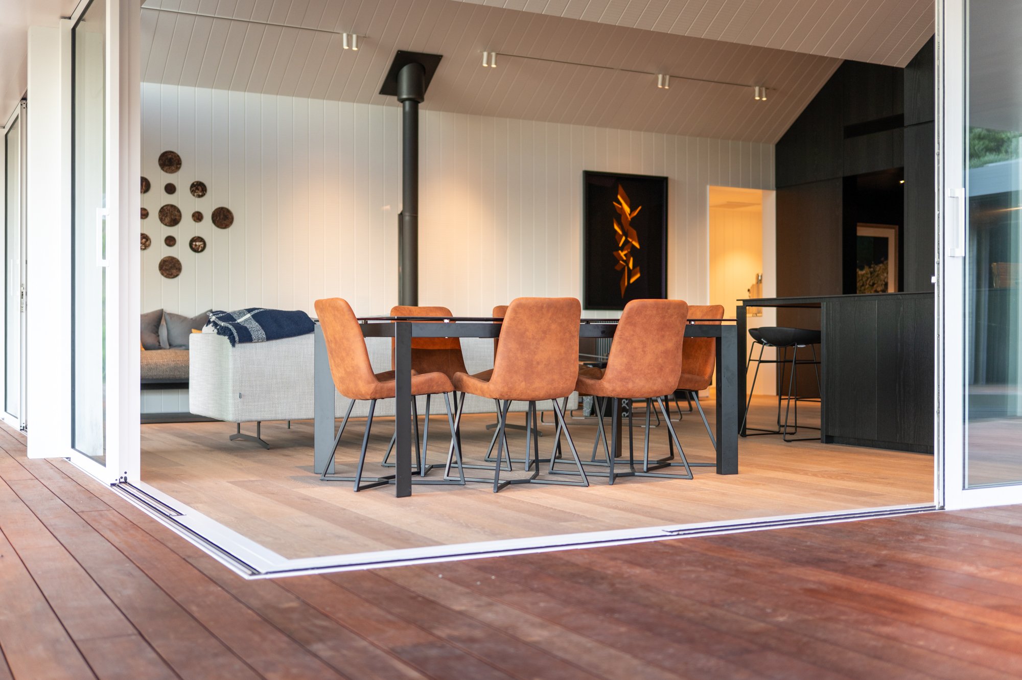 Whananaki Old House Rebuilt as Modern Residential Architecture