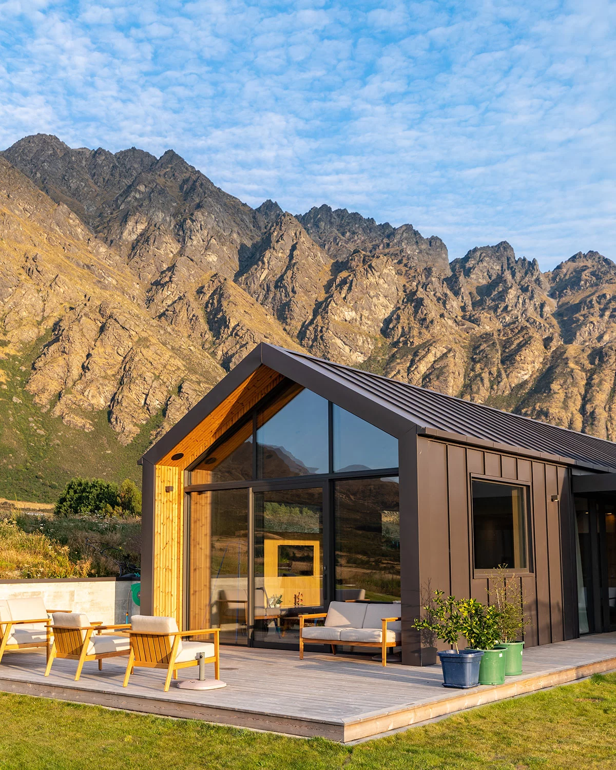 Stockyard House: Queenstown Energy-Efficient Residence