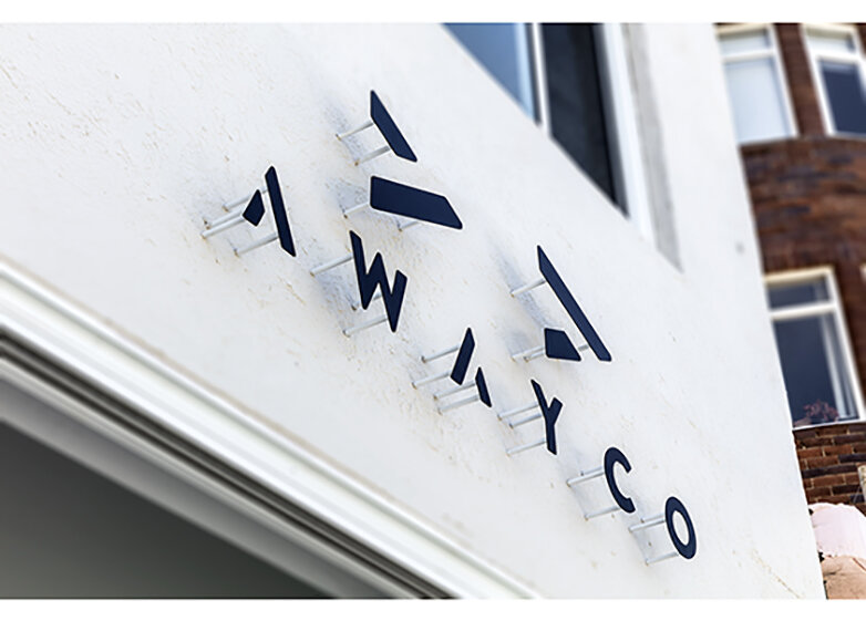 AwayCo 서프 숍 플래그십 스토어 디자인