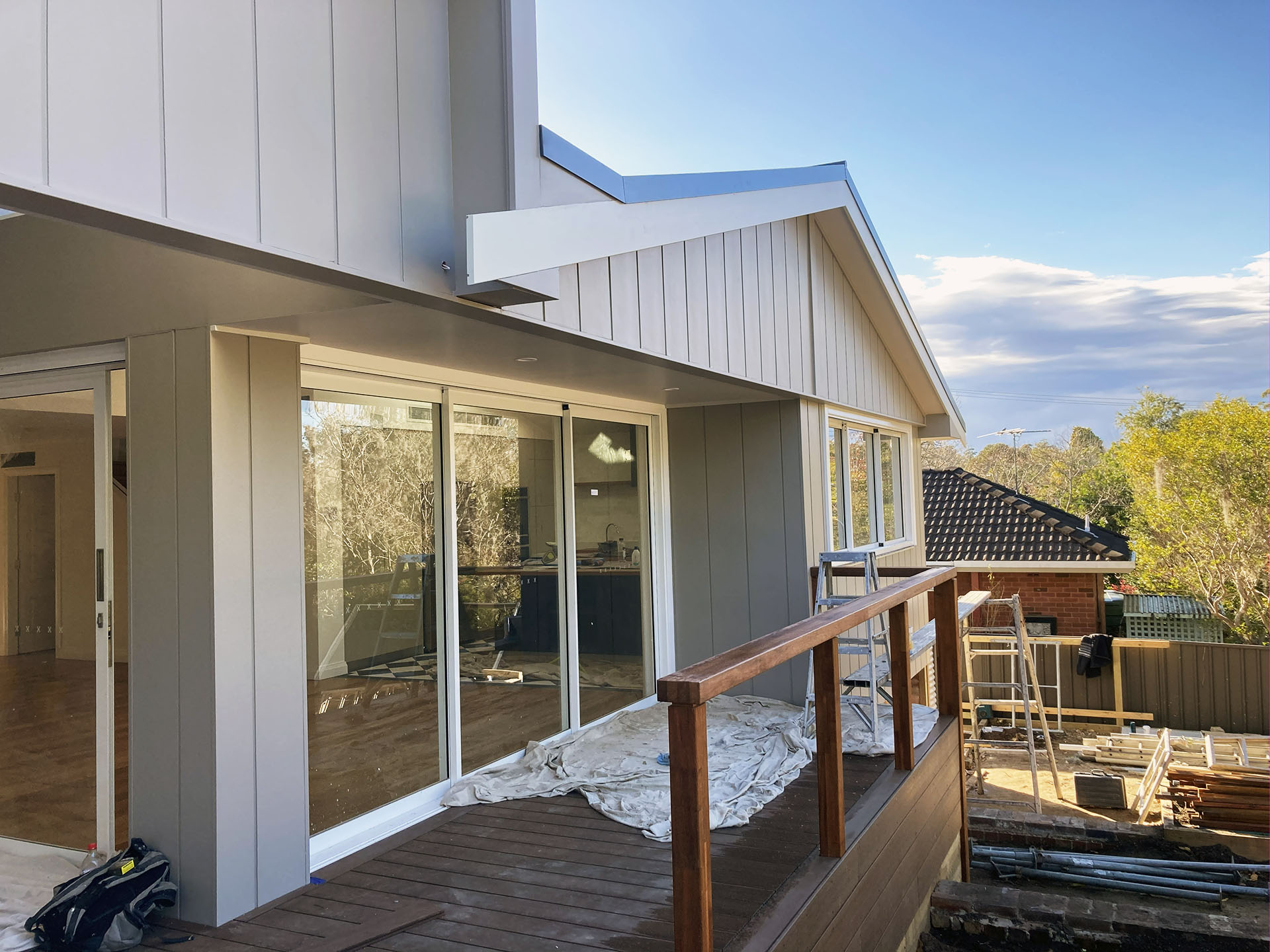 North Turramurra إضافة تراس من مواد مركبة